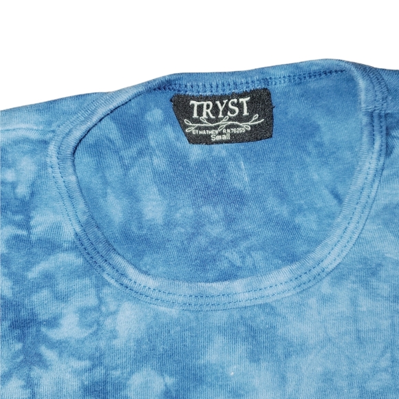 Tryst Crop Sleeve Tie Dye Tee with Peace Sign Embellished with Faux Jewels 846 - Picture 2 of 4